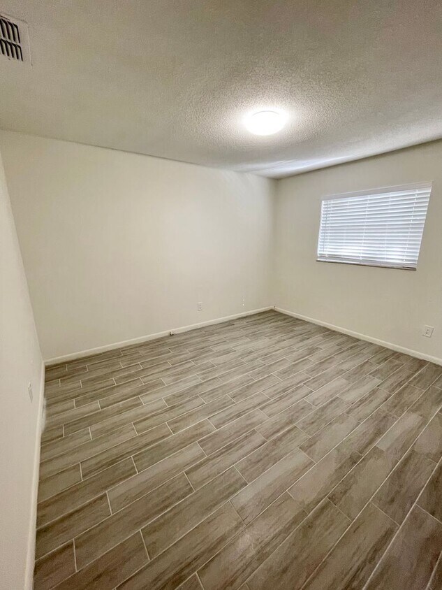 Foto del edificio - 605 N Stella Ave