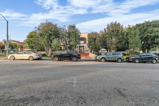 Building Photo - 1134 26th St - Parkview Santa Monica