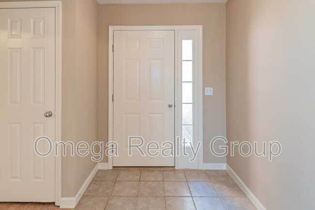Building Photo - 2022 Edgewood Dr