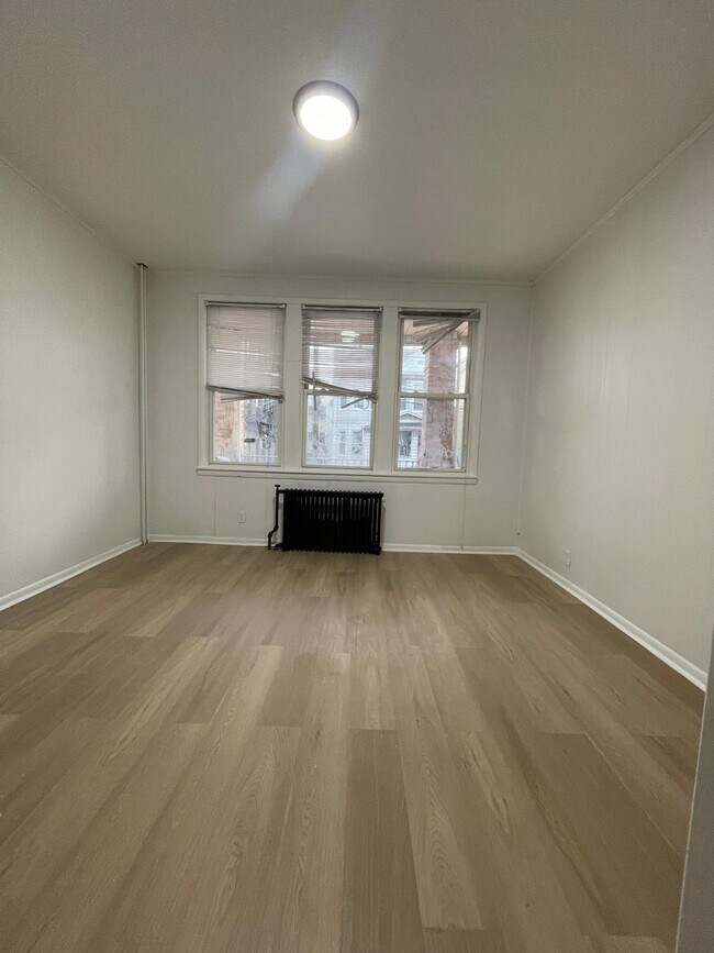 Unit 2 - 46 W 18th St