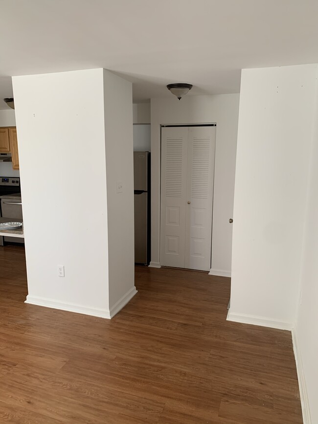 Building Photo - 500 Heather Ridge Dr