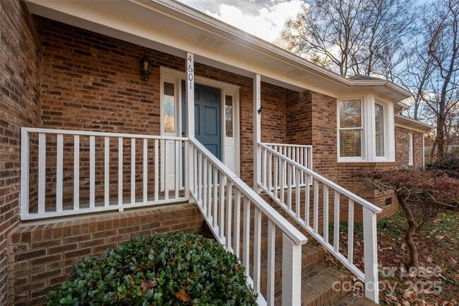 Building Photo - 4601 Linda Kay Dr