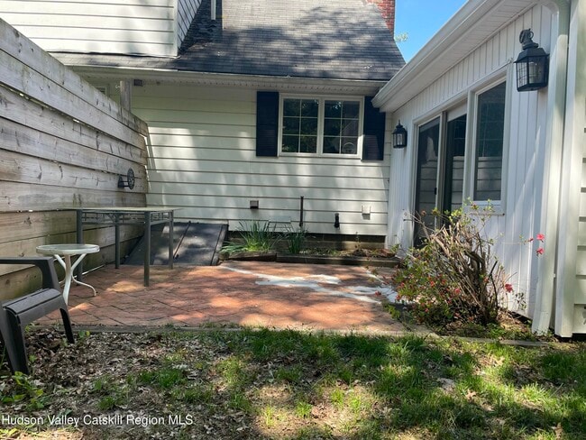 Building Photo - 629 NY-208