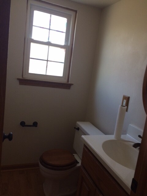 Building Photo - 3 BEDROOM SPACIOUS COLONIAL HOUSE - CANTON