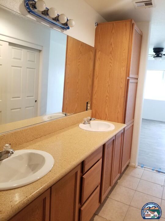 Foto del edificio - 1273 Court Ave