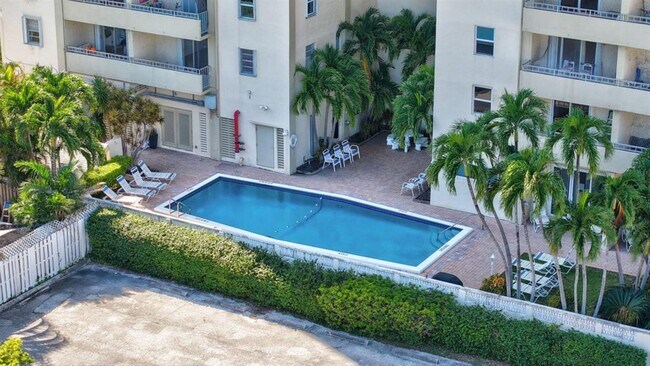 Foto del edificio - 900 NE 18th Ave