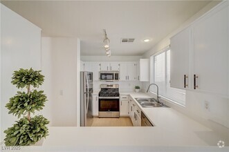Building Photo - 9567 Belle Reserve St