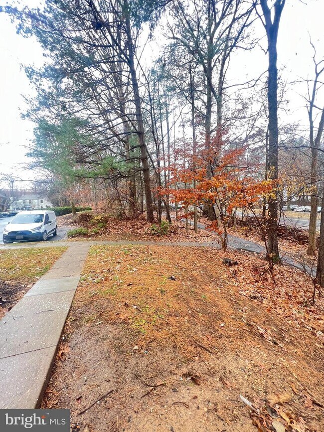 Building Photo - 10230 Roberts Common Ln