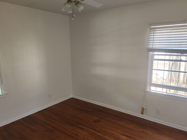 Building Photo - 5511 Coldwater Canyon Ave