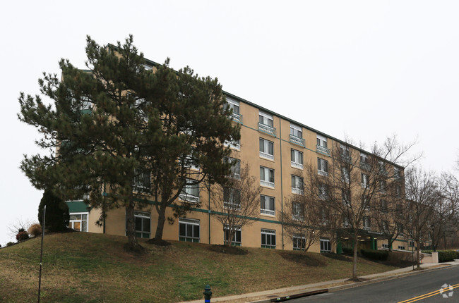 Foto del edificio - Fort Lincoln Apartments