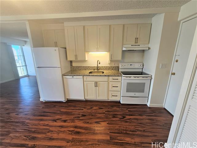 Primary Photo - 1655 Makaloa St