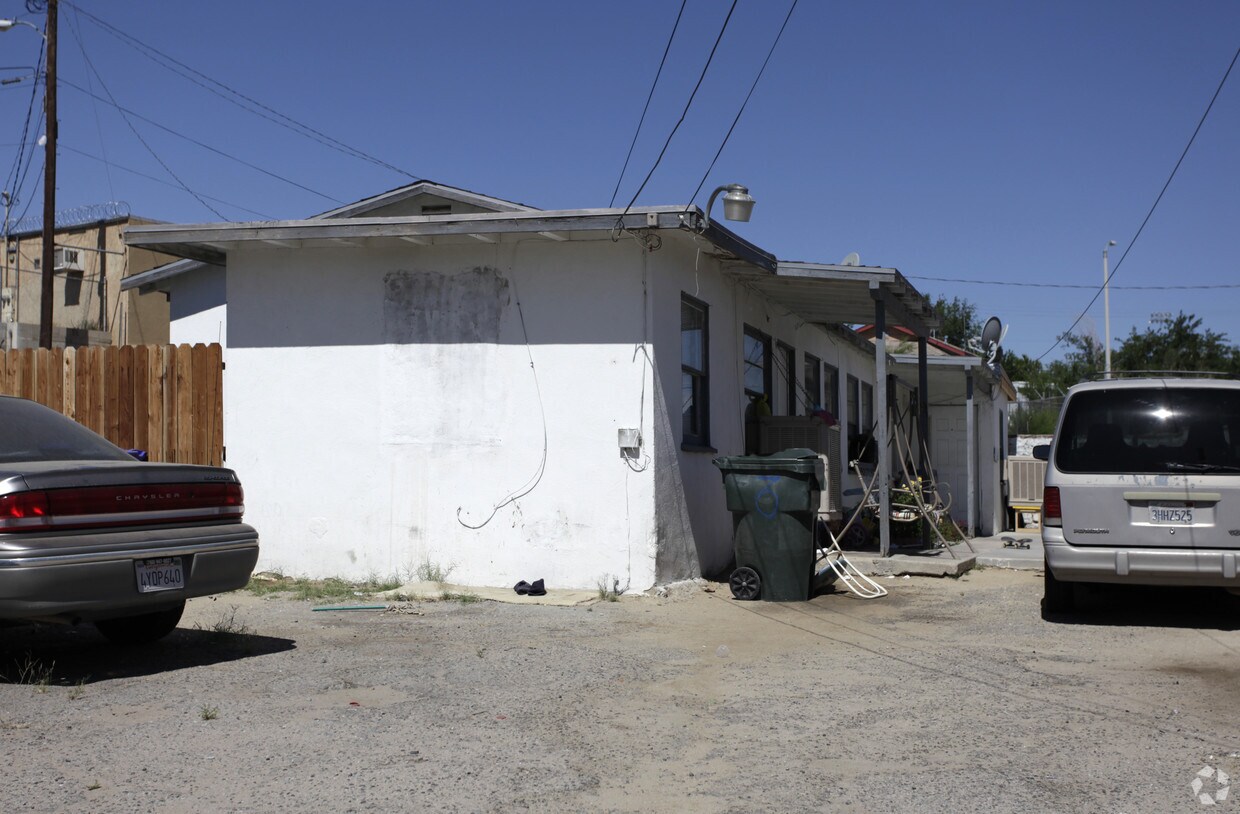 Building Photo - 15313 Center St