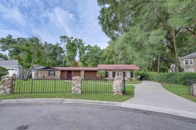 Photo - 2960 Leslie Dr House