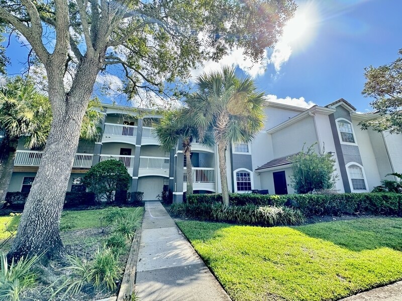 Foto principal - 14037 Fairway Island Dr