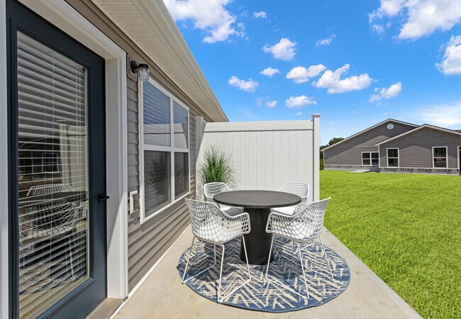 Patio Forestwood - Arabella Apartments