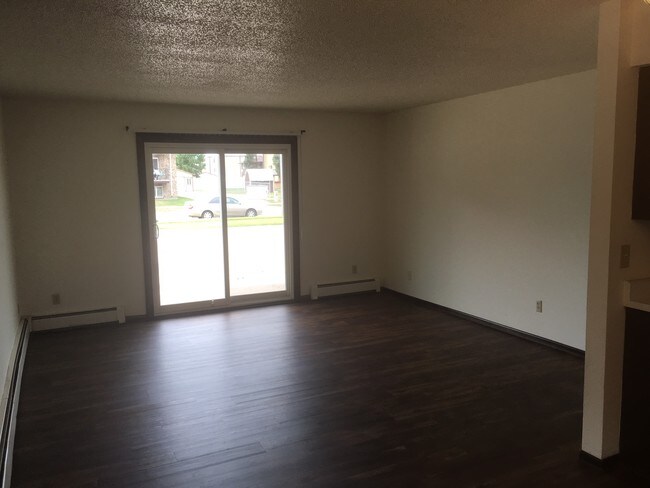 Building Photo - 1015 Laramie Dr