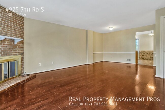 Building Photo - Quiet, Convenient Arlington Condo- Great L...