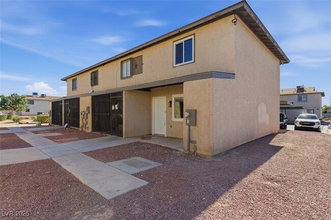 Building Photo - 3517 Rio Robles Dr