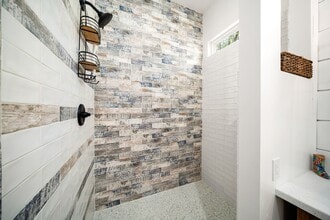 Building Photo - 201 Sunny Hill Dr Building Photo - 201 Sunny Hill Dr