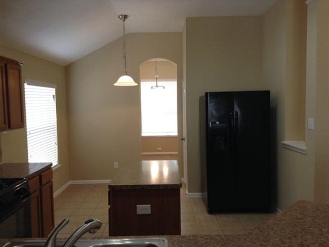 Building Photo - 15919 Sonoma Park Dr