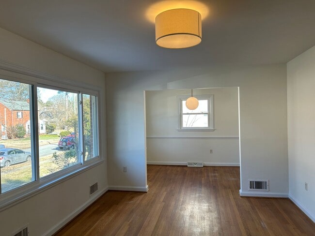 Building Photo - Charming, 3 BR Forest Hill Home Near Park, Breweries & Coffee