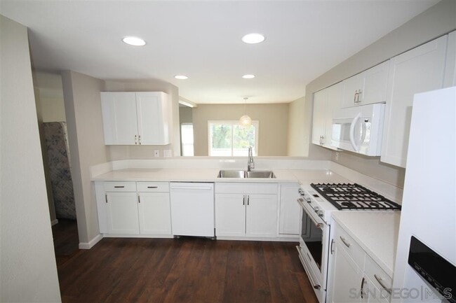 Building Photo - 11093 Scripps Ranch Blvd