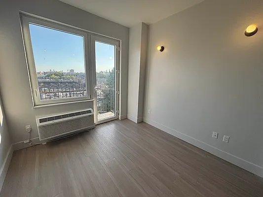 Foto del edificio - 2 bedroom in Bronx NY 10455