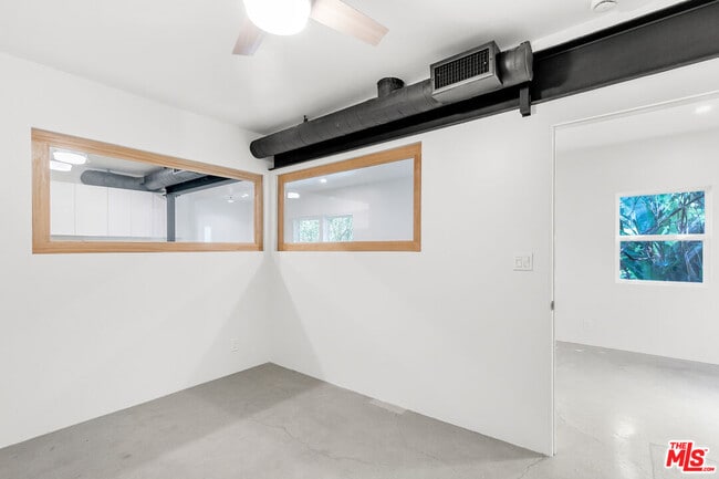 Building Photo - 2462 N Gower St