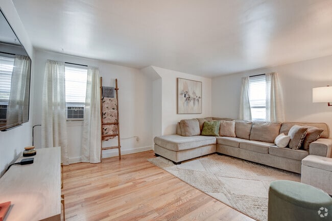 Building Photo - 238 Elmwood Ave