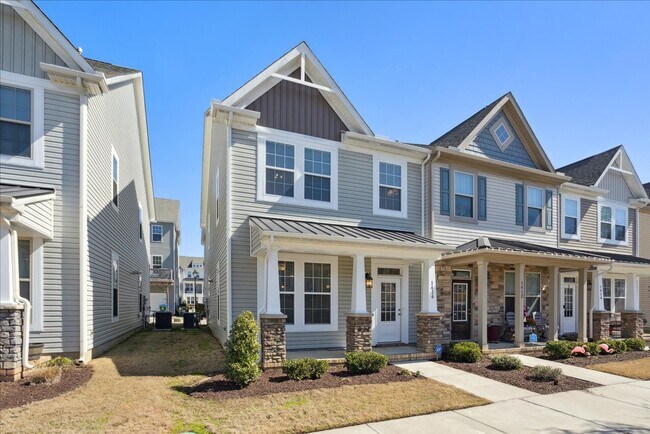 Foto del edificio - Huntington Pointe