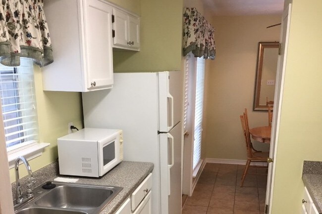 cocina 1 - 544 Cedarwood Dr