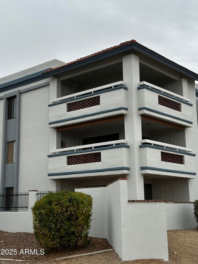 Building Photo - 17404 N 99th Ave