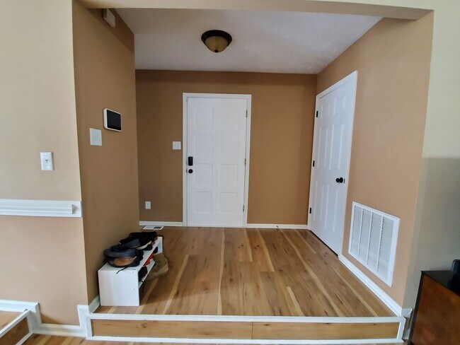 Foto del edificio - 6786 Candlewood Dr