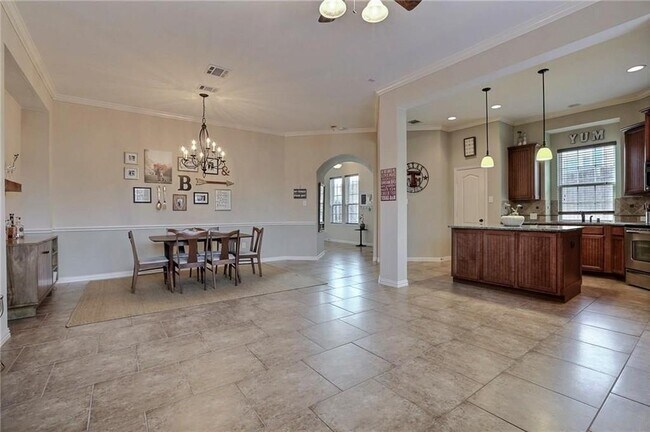 Building Photo - 4001 Milan Dr
