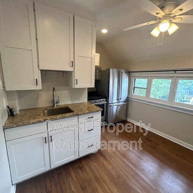 Foto del edificio - 902 Cherry St SE
