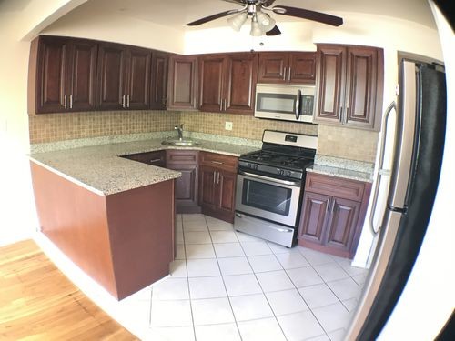 Foto principal - 2124 Hoyt Ave S