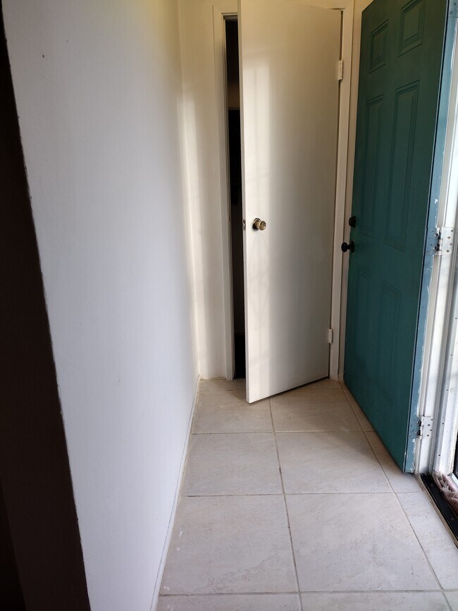 ENTRANCE - 3441 20th St