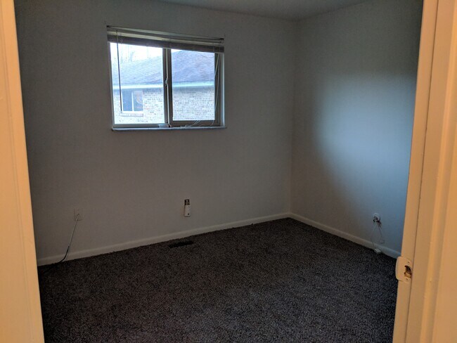 2nd Bedroom - 3521 Meadow Green Ct