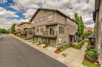 Building Photo - 642 NE Newstead Ln