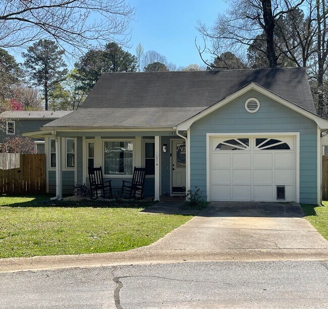 Building Photo - 2/2