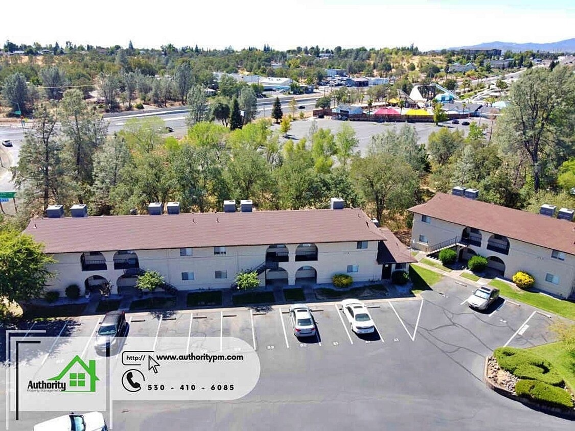 Primary Photo - 333 Boulder Creek Dr