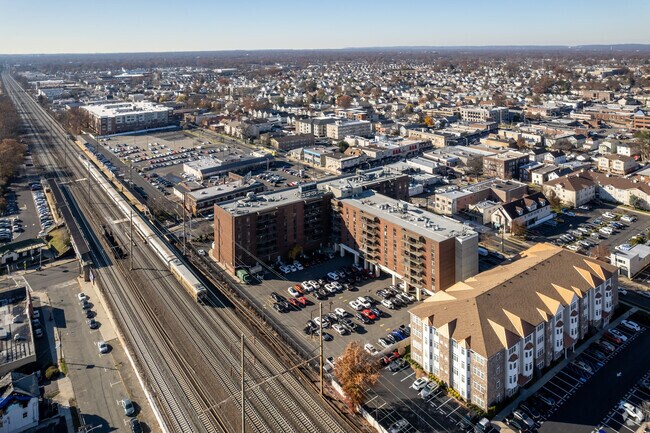 Aerial Photo - Linden Tower Condominiums