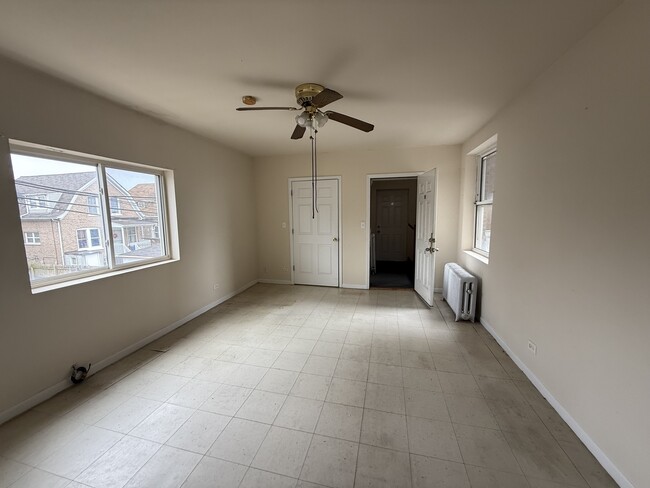 Foto del edificio - 5017 W Cermak Rd