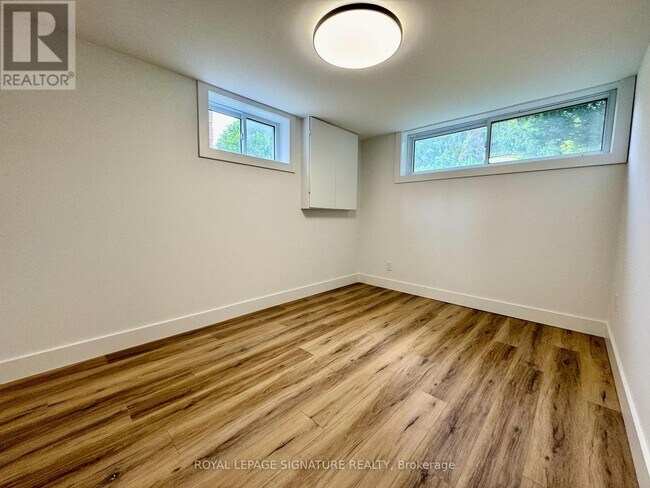Building Photo - 541 Monteith Ave