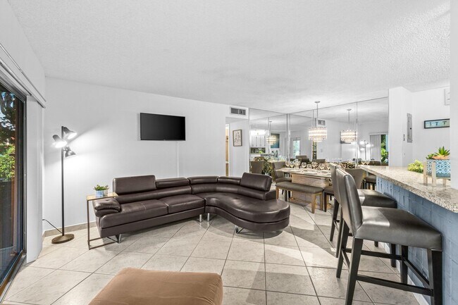 Foto del edificio - 7531 S Oriole Blvd