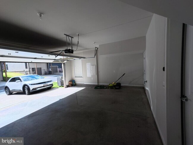 Foto del edificio - 3451 Watershed Blvd