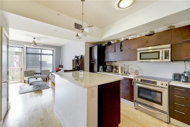 Building Photo - Apartment for Rent