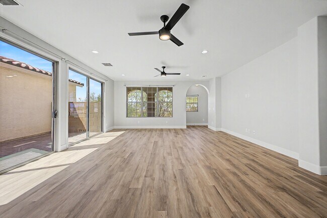 Building Photo - 2934 N 71st Pl