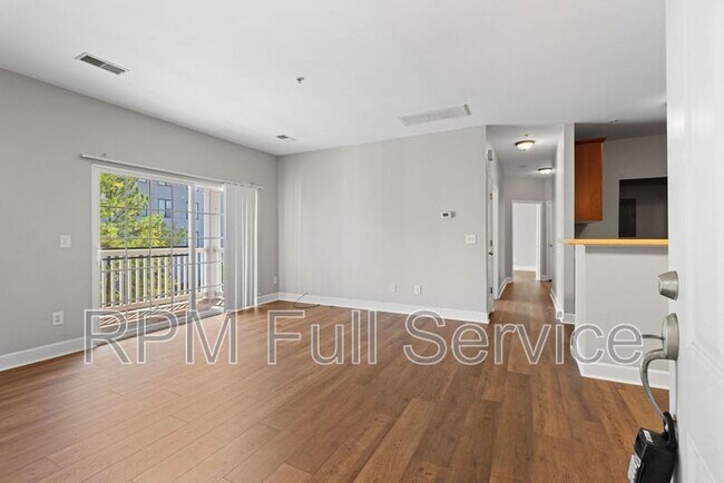 Foto del edificio - 8043 Bienville Dr