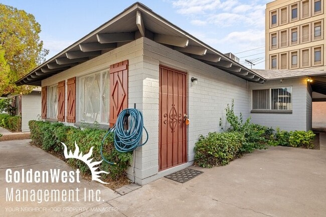 Photo - 1911 W Berridge Ln House